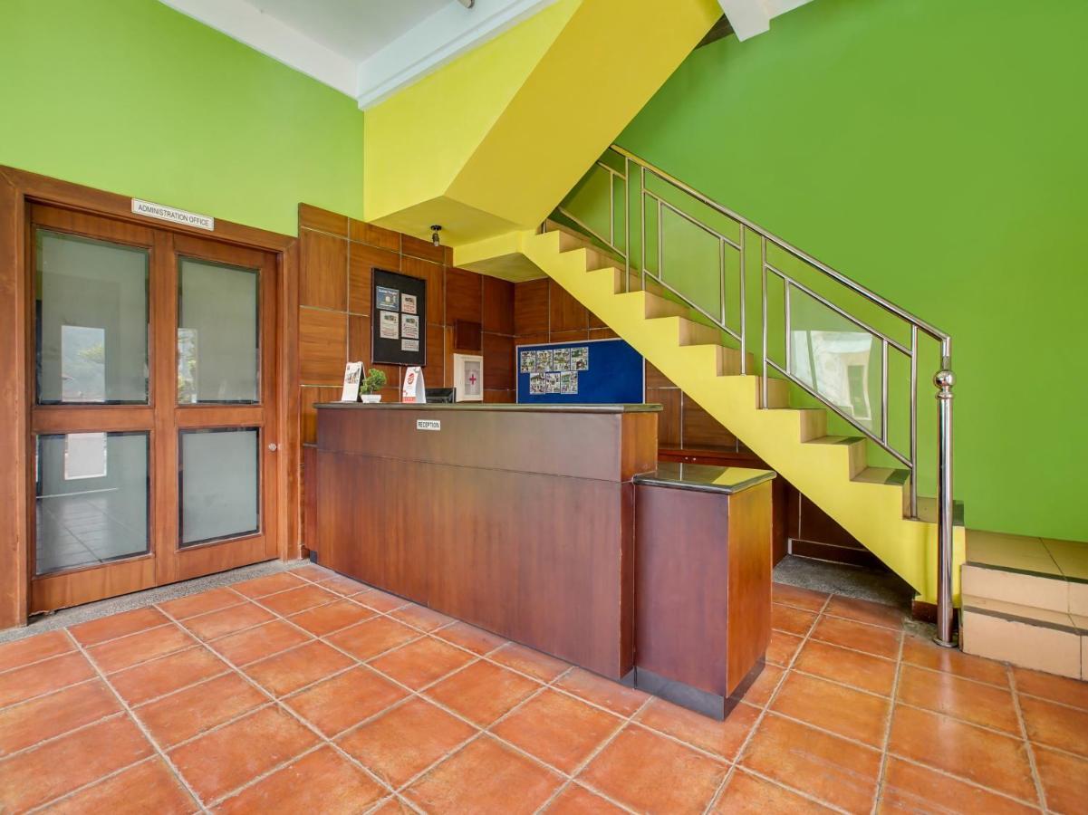 Oyo 3896 Villa Pesona Wisata Puncak Чіанджур Екстер'єр фото