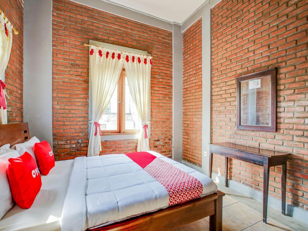 Oyo 3896 Villa Pesona Wisata Puncak Чіанджур Екстер'єр фото