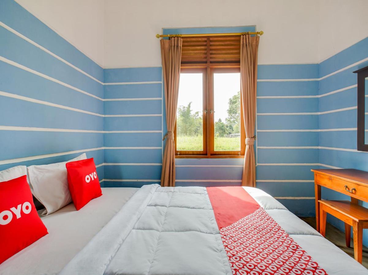 Oyo 3896 Villa Pesona Wisata Puncak Чіанджур Екстер'єр фото