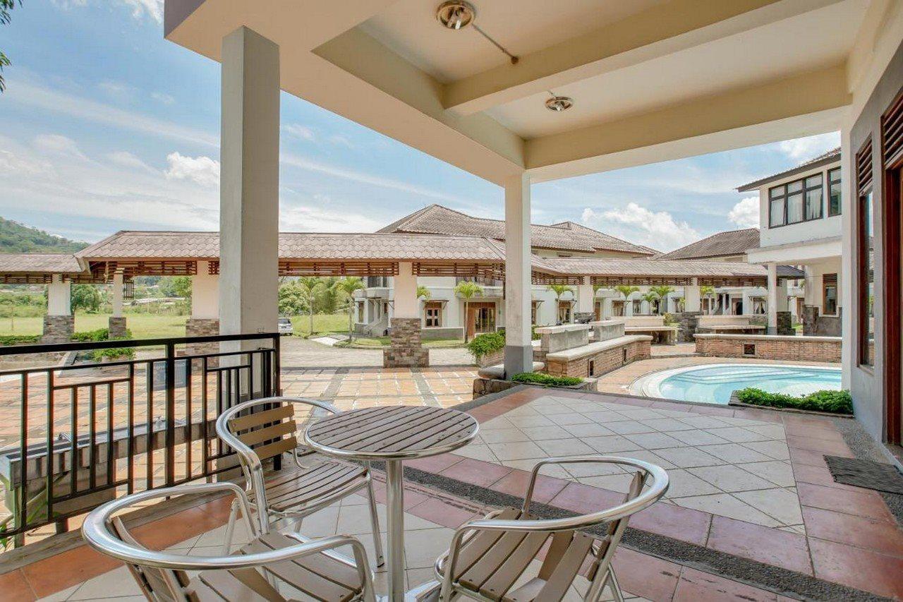 Oyo 3896 Villa Pesona Wisata Puncak Чіанджур Екстер'єр фото